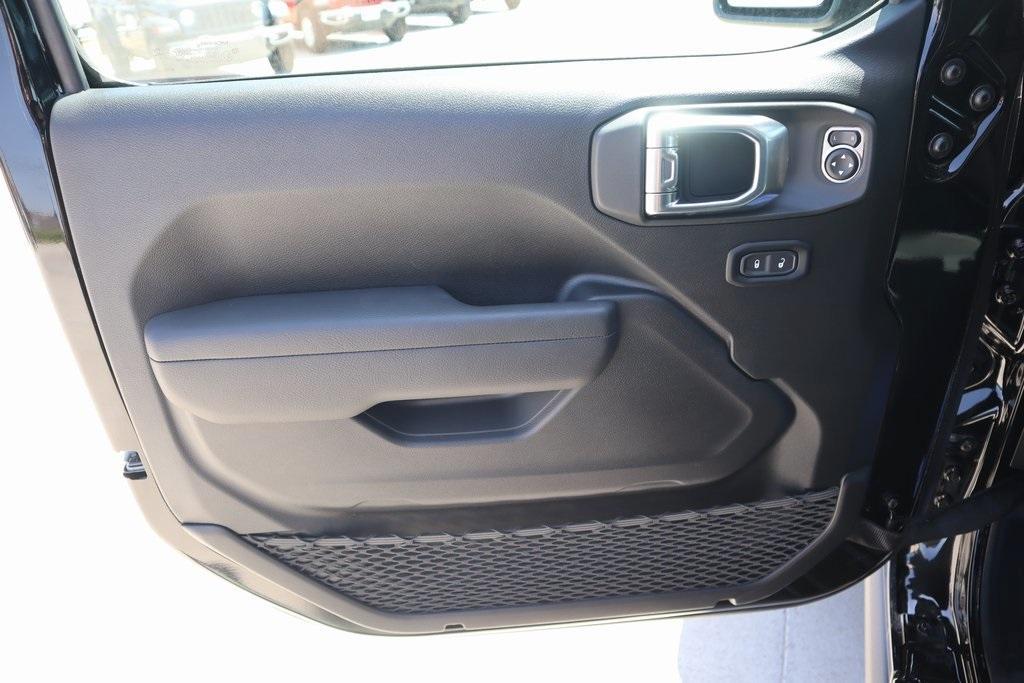 new 2025 Jeep Gladiator car, priced at $41,769