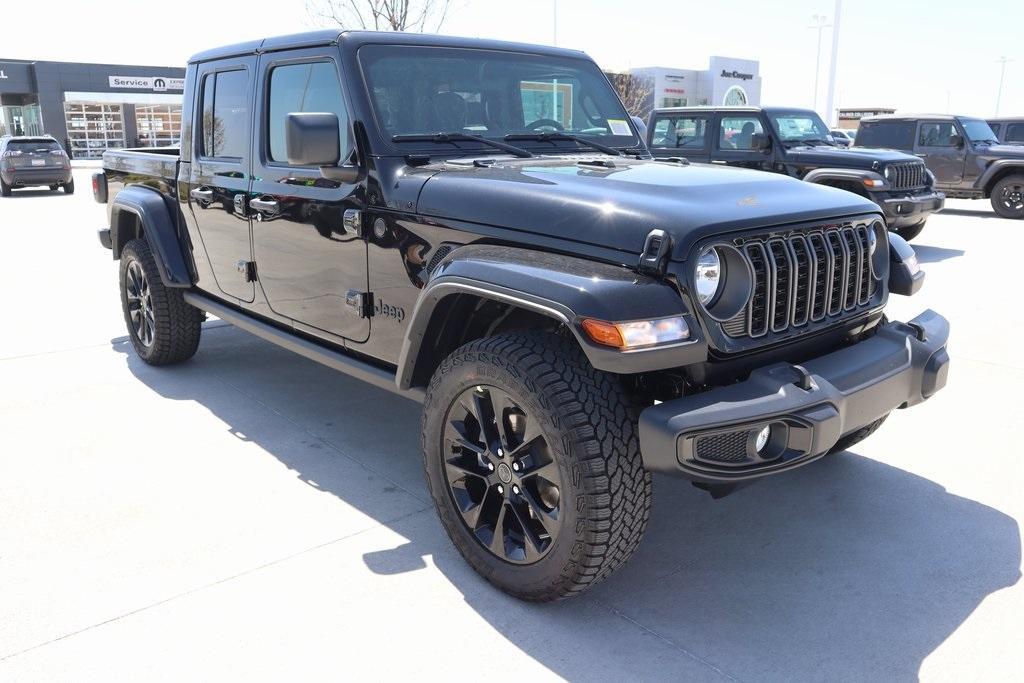 new 2025 Jeep Gladiator car, priced at $41,769