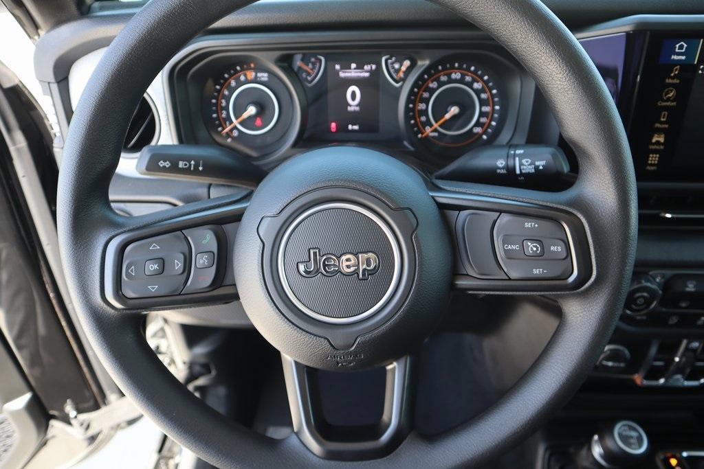 new 2025 Jeep Gladiator car, priced at $41,769