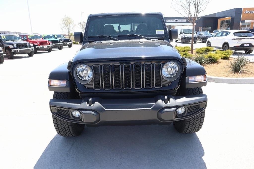 new 2025 Jeep Gladiator car, priced at $41,769