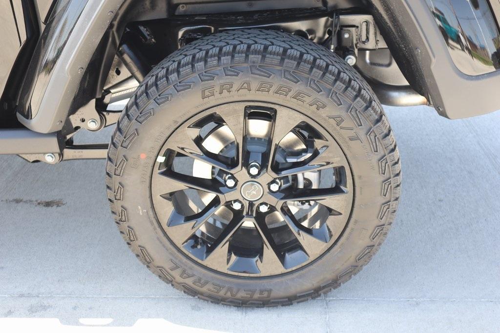 new 2025 Jeep Gladiator car, priced at $41,769