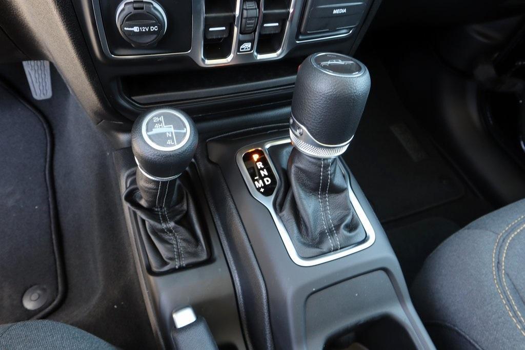 new 2025 Jeep Gladiator car, priced at $41,769