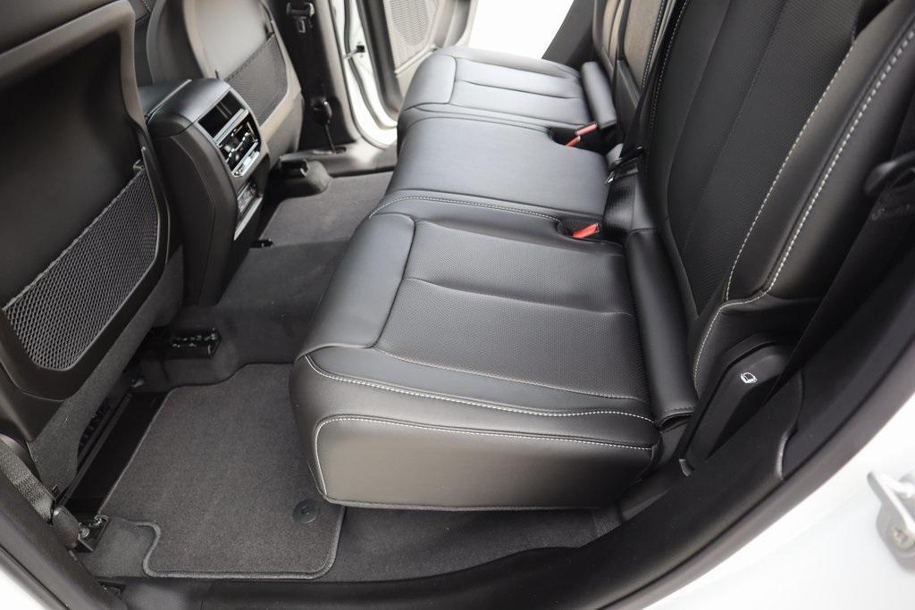 new 2025 Jeep Grand Cherokee car, priced at $49,987