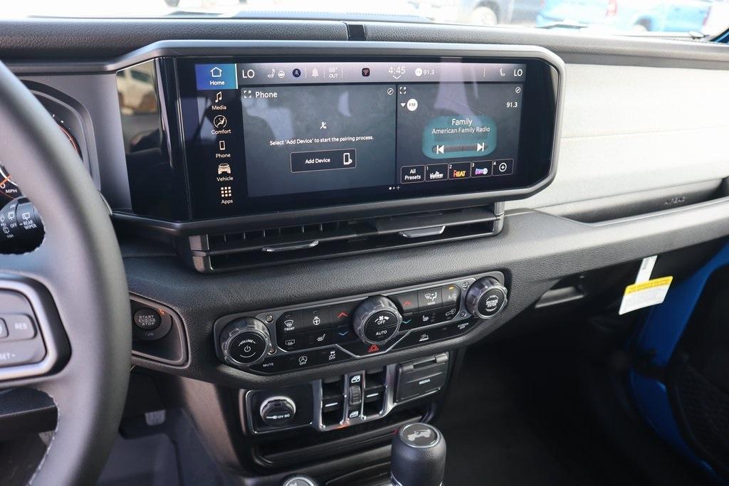 new 2025 Jeep Wrangler car, priced at $43,402