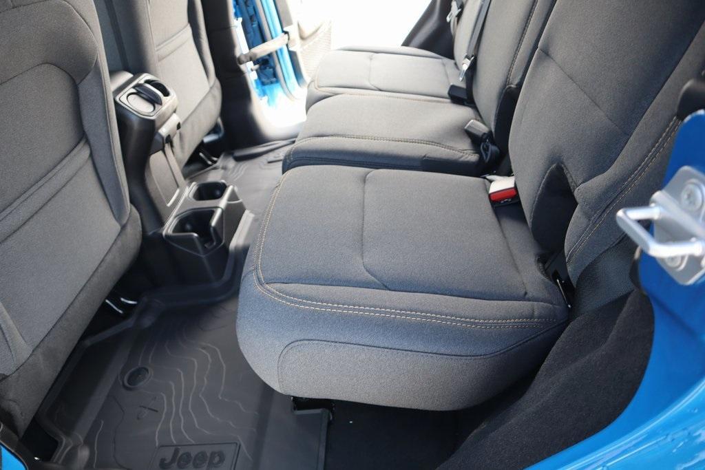 new 2025 Jeep Wrangler car, priced at $43,402