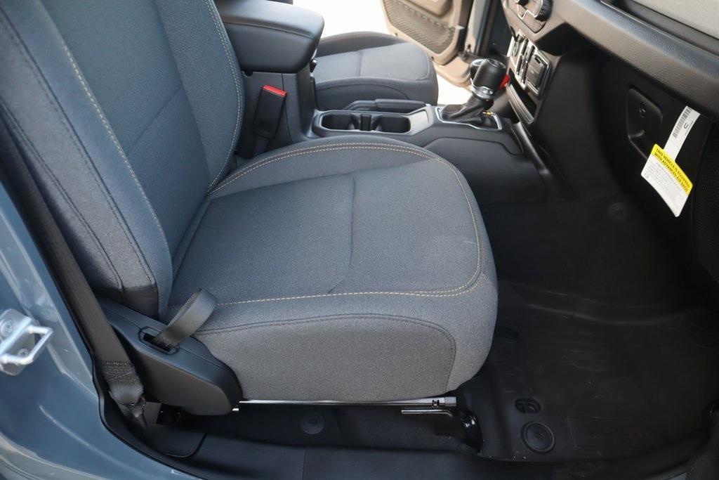 new 2025 Jeep Wrangler car, priced at $37,376