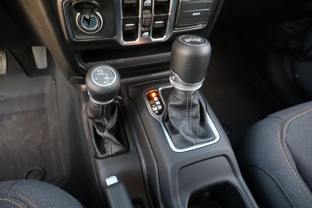 new 2025 Jeep Wrangler car, priced at $37,376