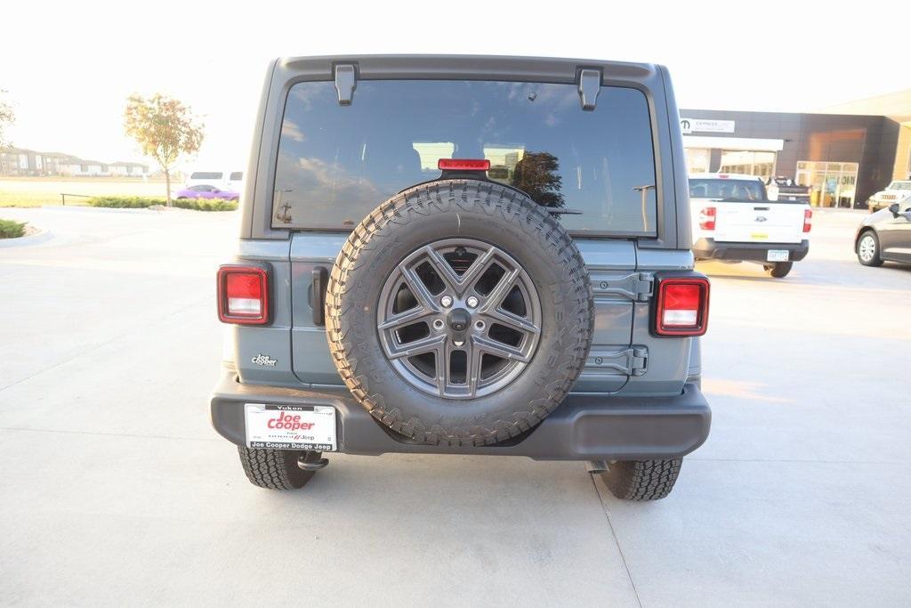 new 2025 Jeep Wrangler car, priced at $37,376