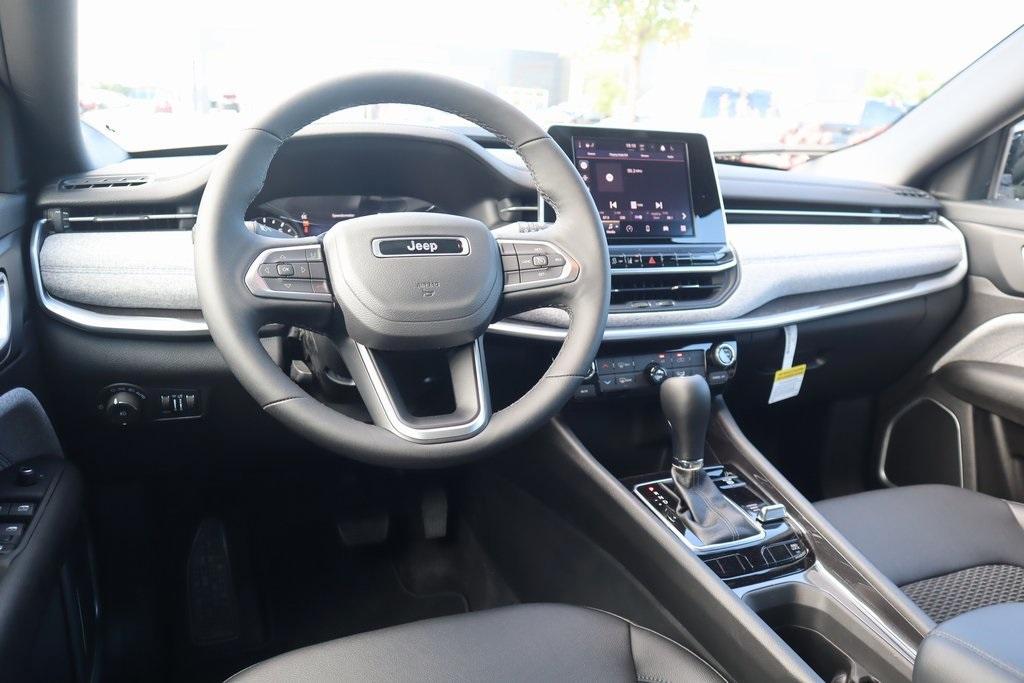 new 2025 Jeep Compass car, priced at $27,719