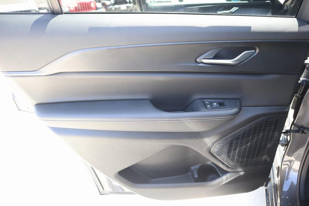 new 2025 Jeep Grand Cherokee L car, priced at $39,713