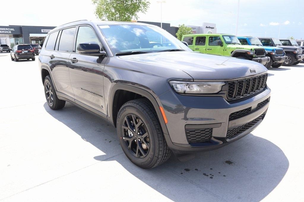 new 2025 Jeep Grand Cherokee L car, priced at $39,713