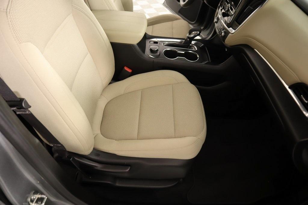 used 2023 Chevrolet Traverse car, priced at $27,759