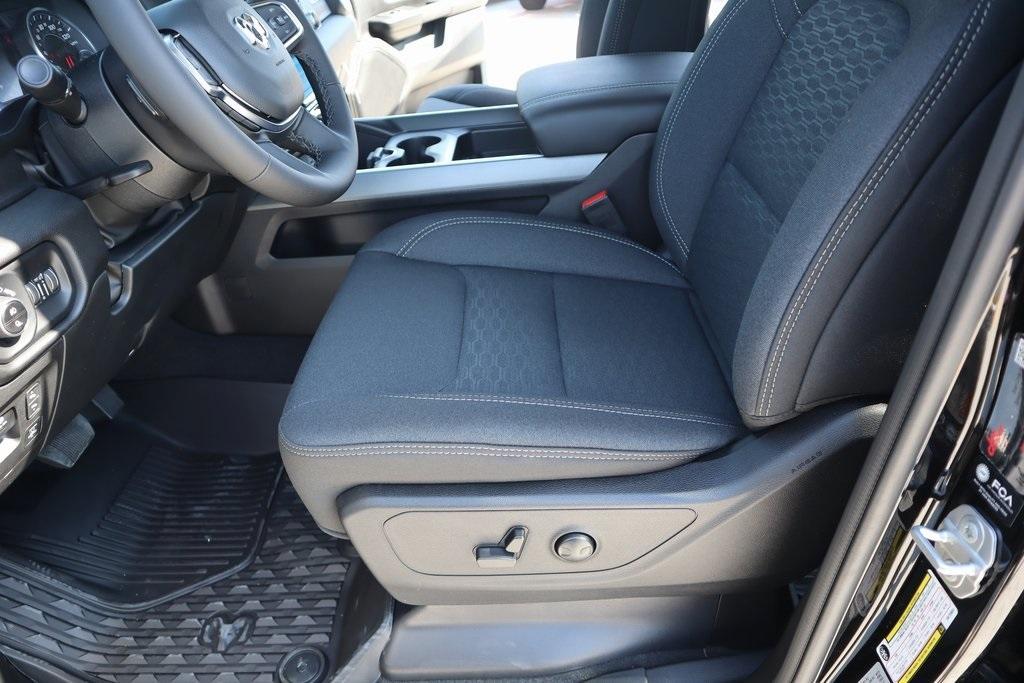 new 2025 Ram 1500 car, priced at $50,461