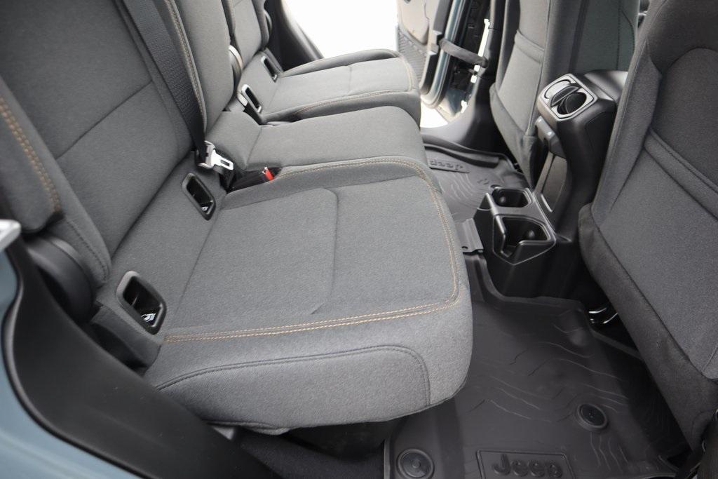 new 2025 Jeep Gladiator car, priced at $38,516