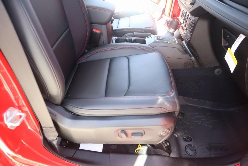 new 2025 Jeep Wrangler car, priced at $57,798