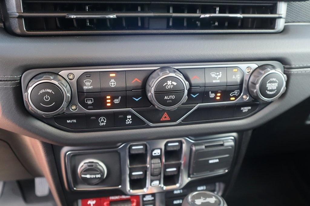 new 2025 Jeep Wrangler car, priced at $57,798