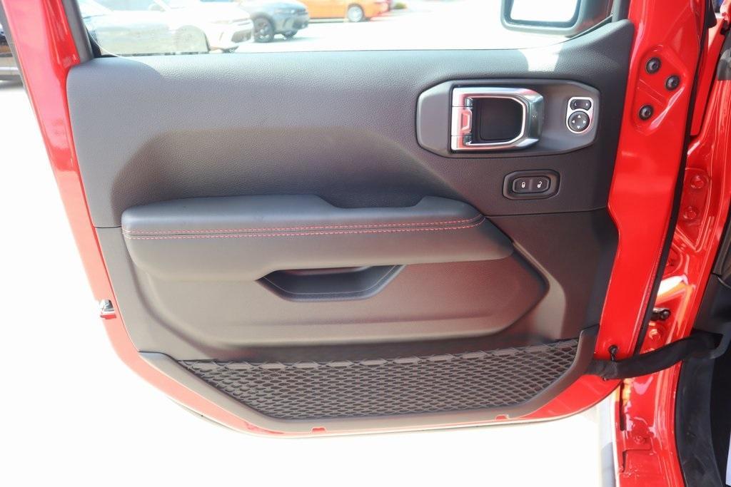 new 2025 Jeep Wrangler car, priced at $57,798