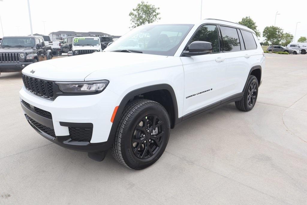 new 2025 Jeep Grand Cherokee L car, priced at $38,353