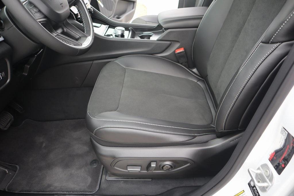new 2025 Jeep Grand Cherokee L car, priced at $38,353