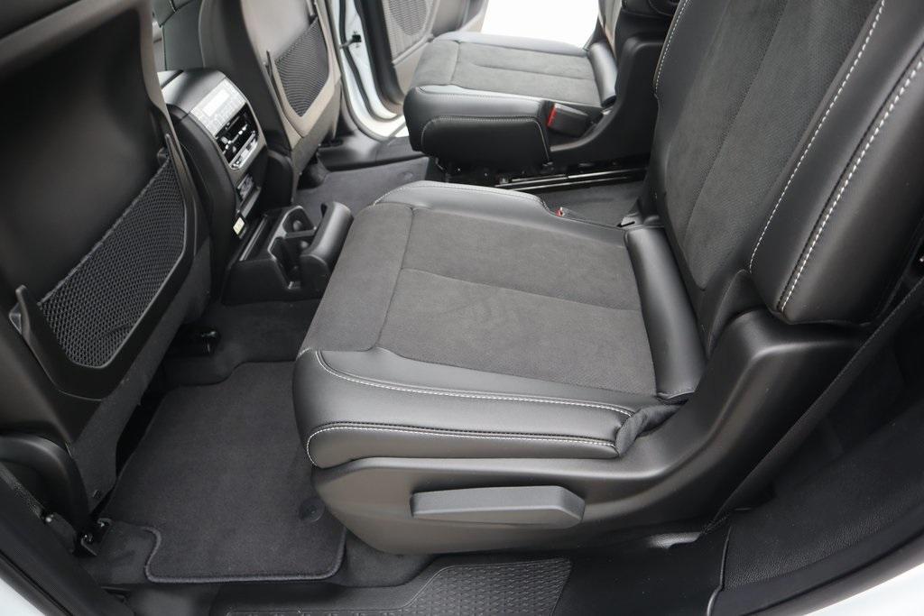 new 2025 Jeep Grand Cherokee L car, priced at $38,353
