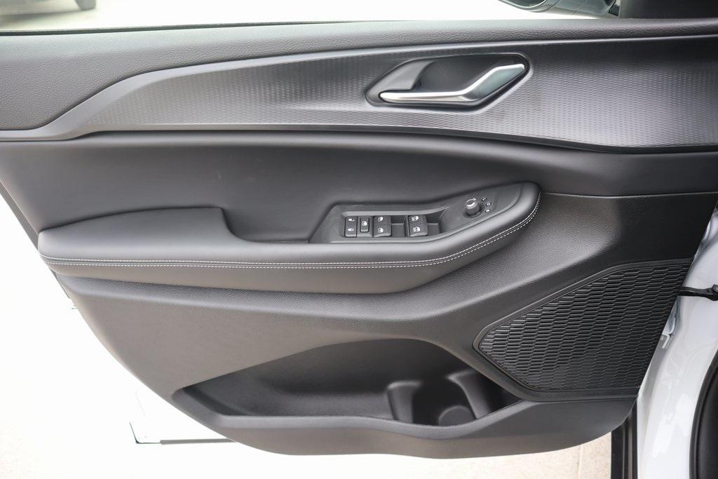 new 2025 Jeep Grand Cherokee L car, priced at $38,353
