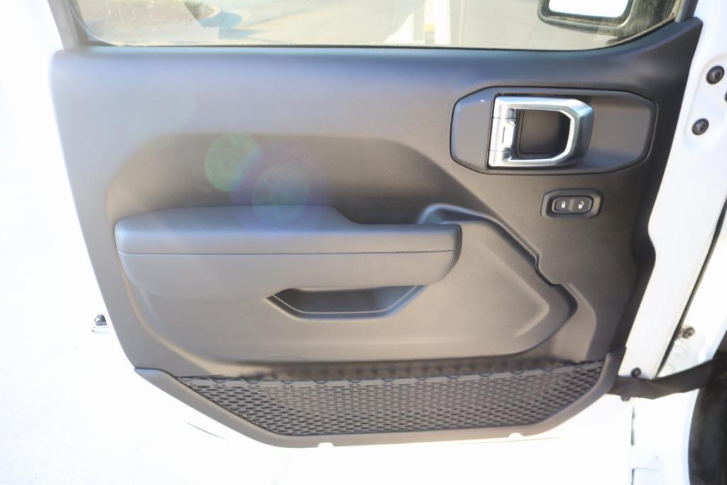 new 2025 Jeep Wrangler car, priced at $36,168