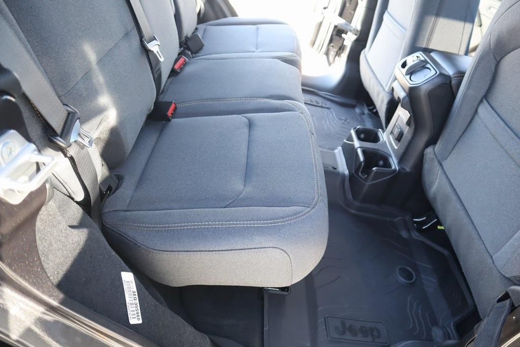 new 2025 Jeep Wrangler car, priced at $47,530