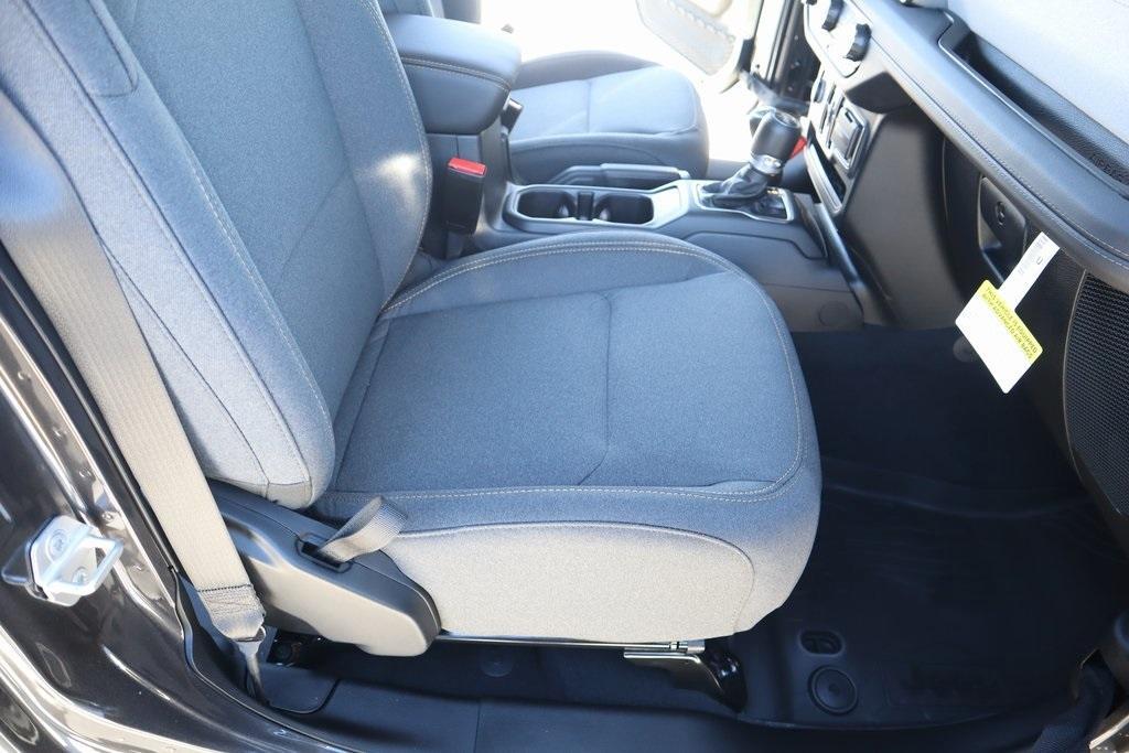 new 2025 Jeep Wrangler car, priced at $47,530
