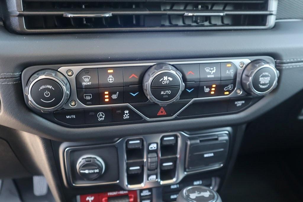 new 2025 Jeep Wrangler car, priced at $57,798