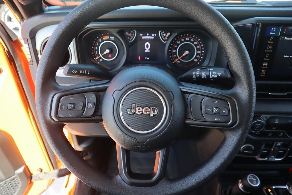 new 2025 Jeep Wrangler car, priced at $37,922