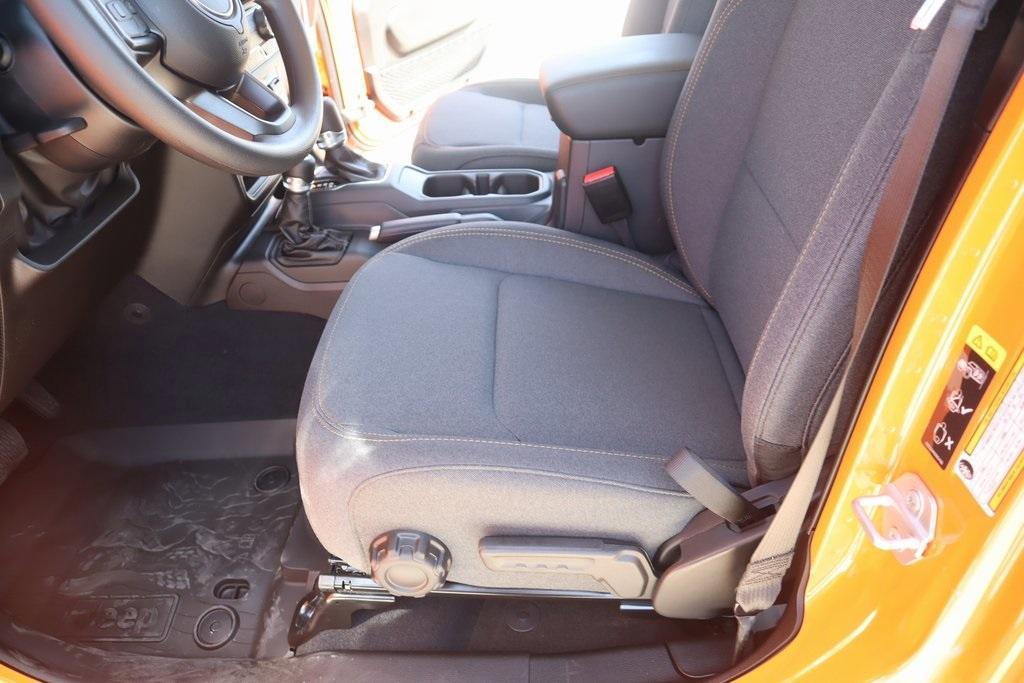 new 2025 Jeep Wrangler car, priced at $37,922