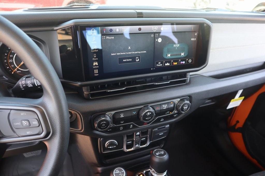 new 2025 Jeep Wrangler car, priced at $37,922