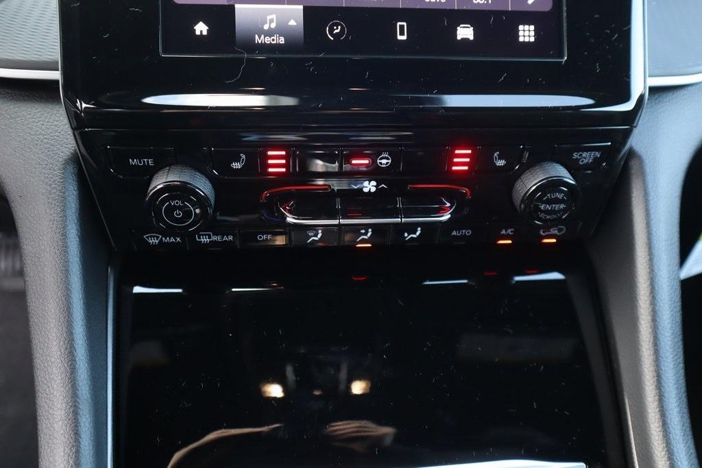 new 2025 Jeep Grand Cherokee car, priced at $40,281