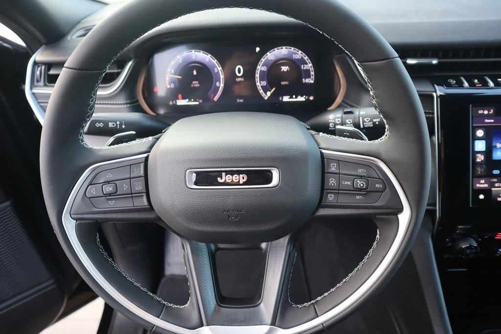 new 2025 Jeep Grand Cherokee car, priced at $40,281