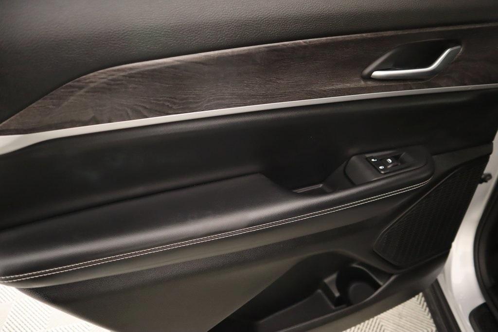 used 2023 Jeep Grand Cherokee L car, priced at $35,559