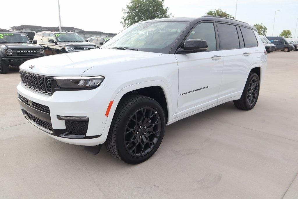 new 2025 Jeep Grand Cherokee L car, priced at $61,114