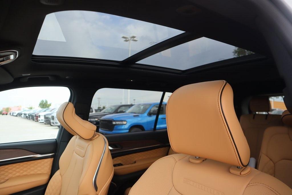 new 2025 Jeep Grand Cherokee L car, priced at $61,114