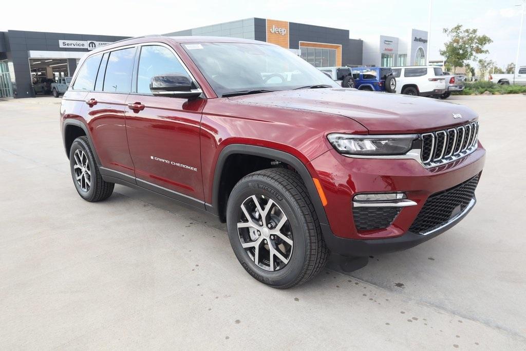 new 2025 Jeep Grand Cherokee car, priced at $40,470