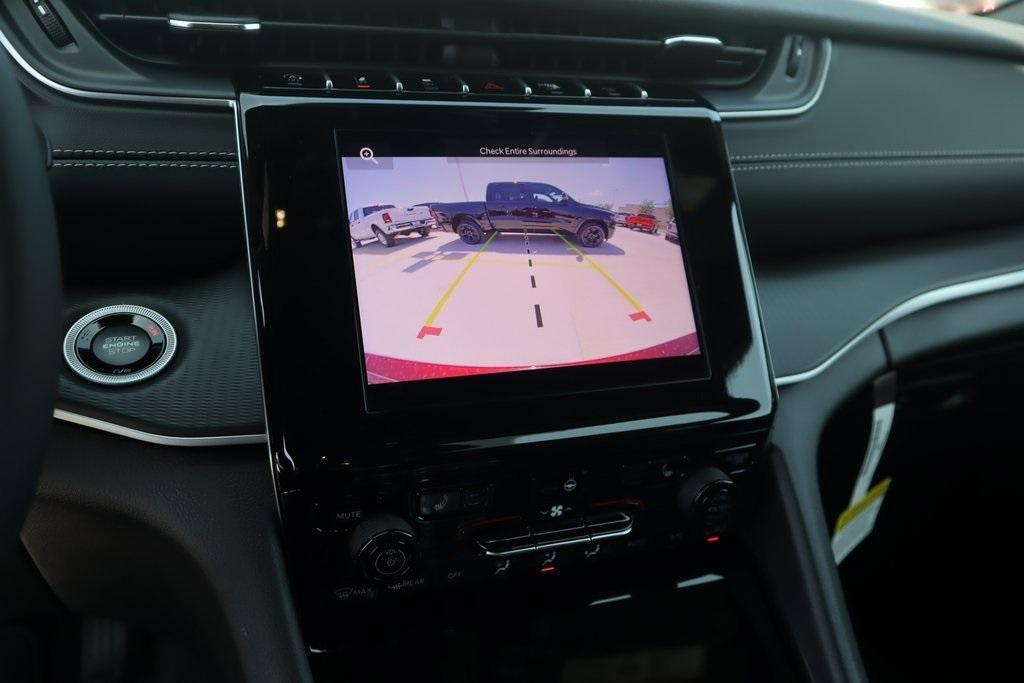 new 2025 Jeep Grand Cherokee car, priced at $37,371