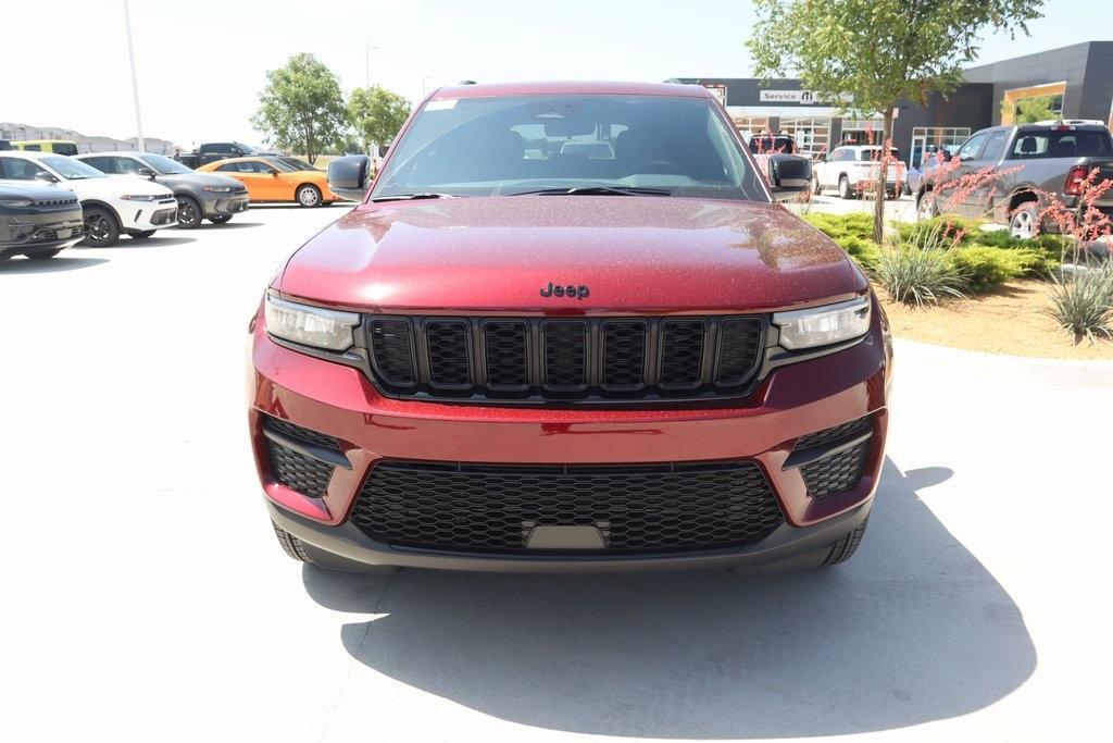 new 2025 Jeep Grand Cherokee car, priced at $37,371