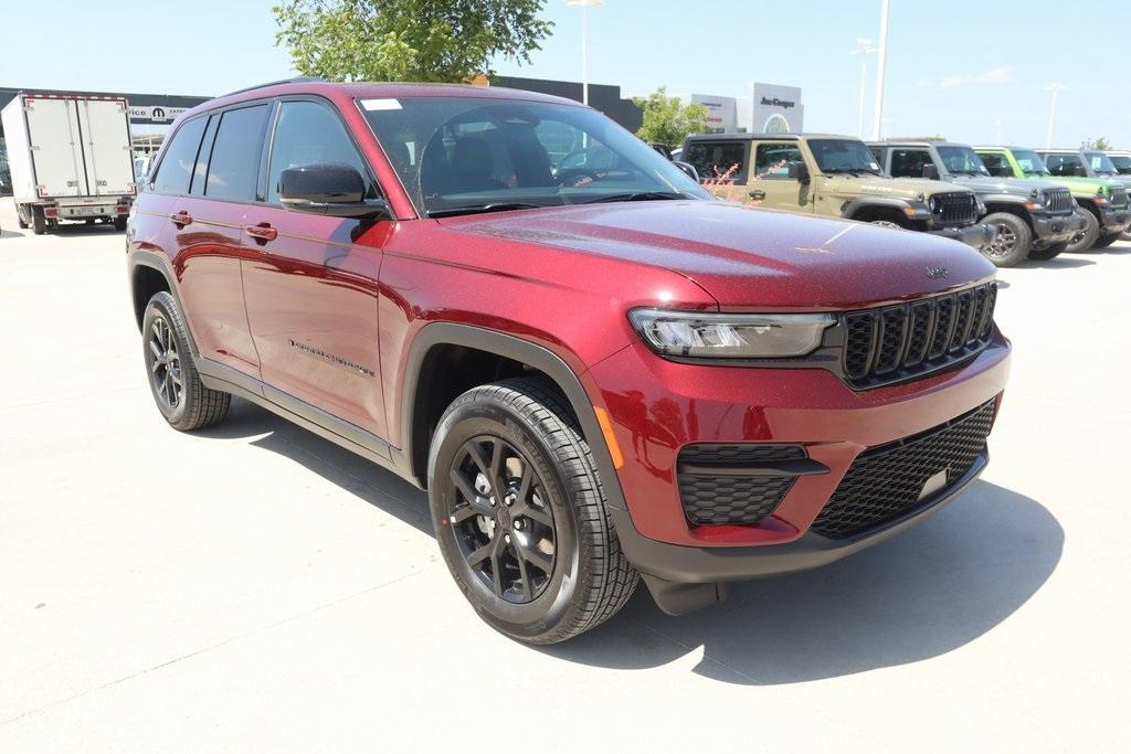 new 2025 Jeep Grand Cherokee car, priced at $39,371