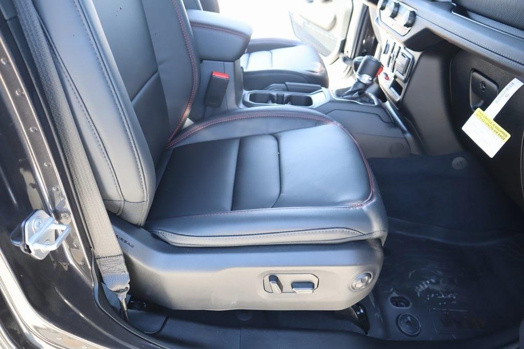 new 2025 Jeep Wrangler car, priced at $62,622