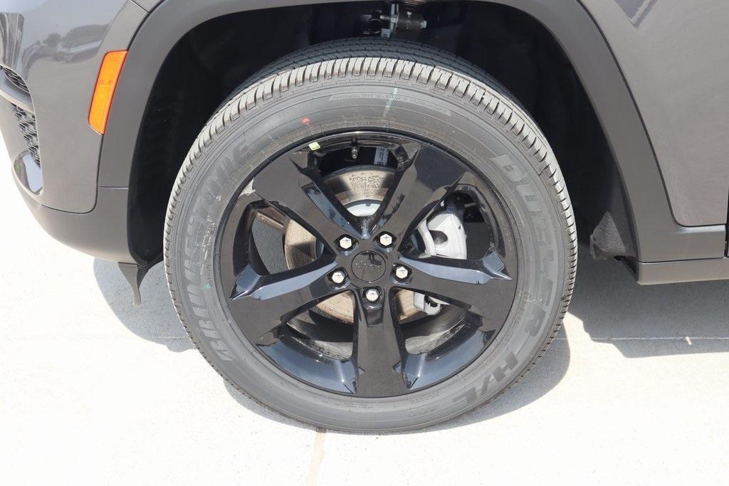 new 2025 Jeep Grand Cherokee car, priced at $39,702