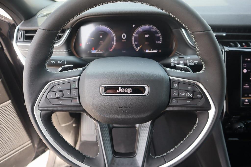 new 2025 Jeep Grand Cherokee car, priced at $39,702