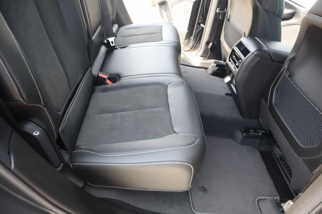 new 2025 Jeep Grand Cherokee car, priced at $39,702
