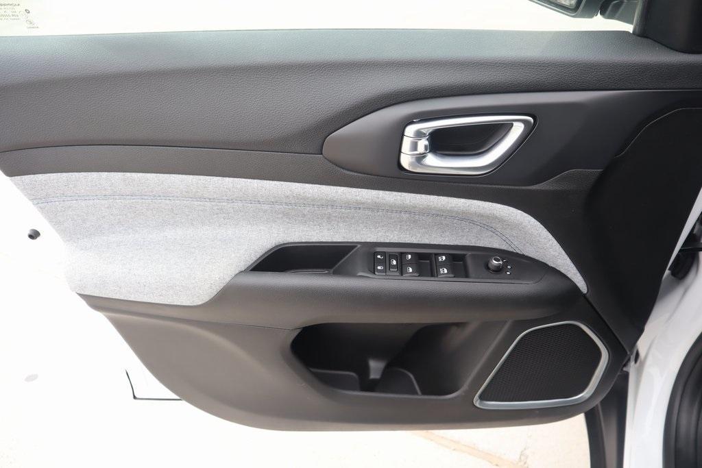 new 2025 Jeep Compass car, priced at $27,189
