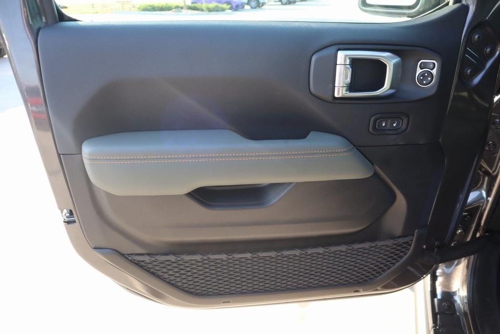new 2025 Jeep Gladiator car, priced at $54,838