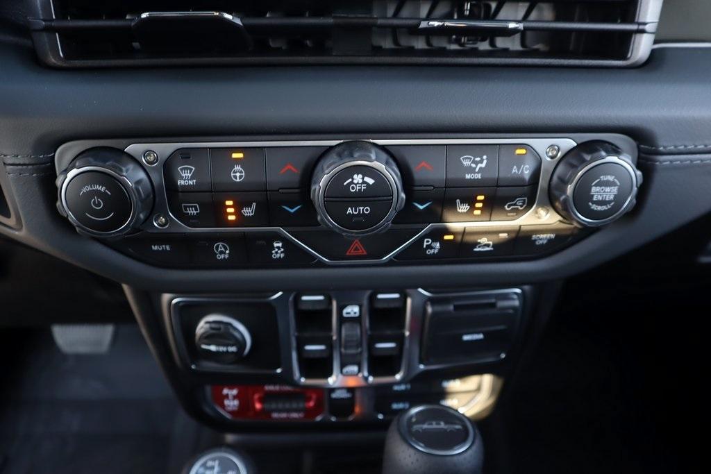 new 2025 Jeep Gladiator car, priced at $54,838
