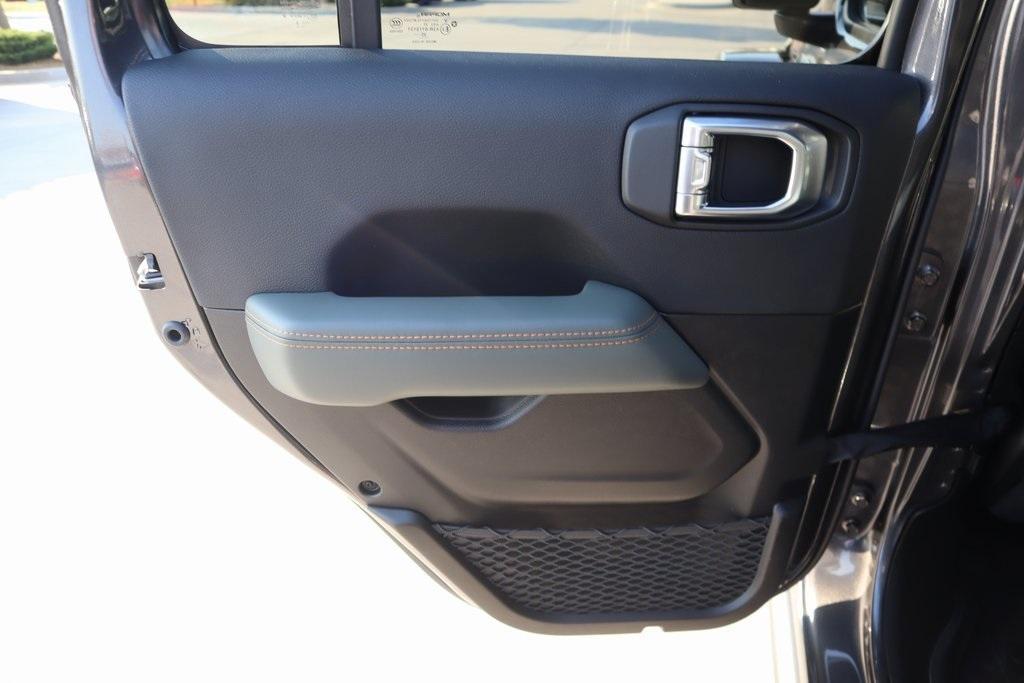 new 2025 Jeep Gladiator car, priced at $54,838