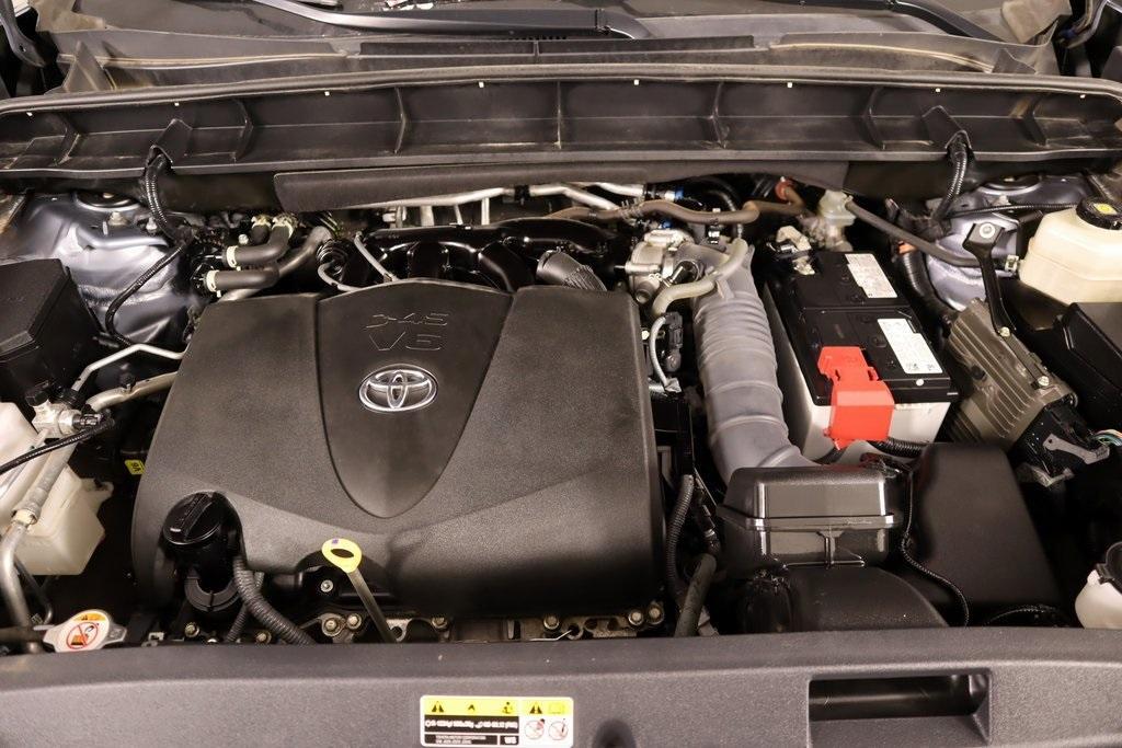 used 2022 Toyota Highlander car, priced at $28,789